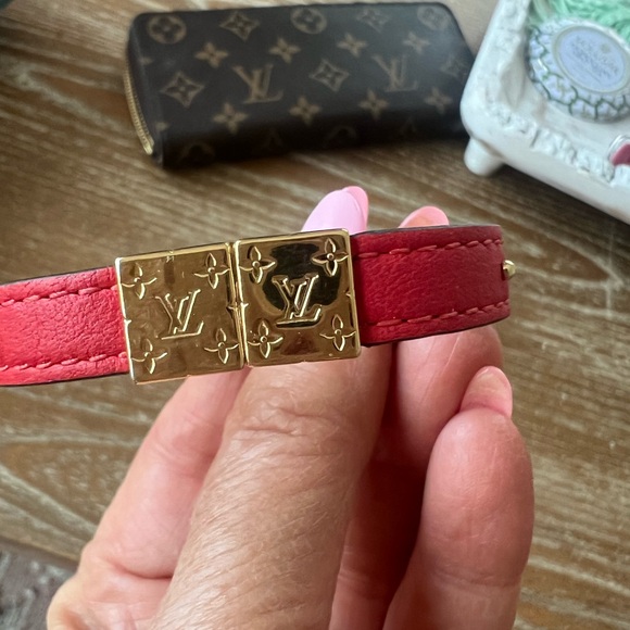 Louis Vuitton rouge and brown momogram bracelet like new - Picture 7 of 11